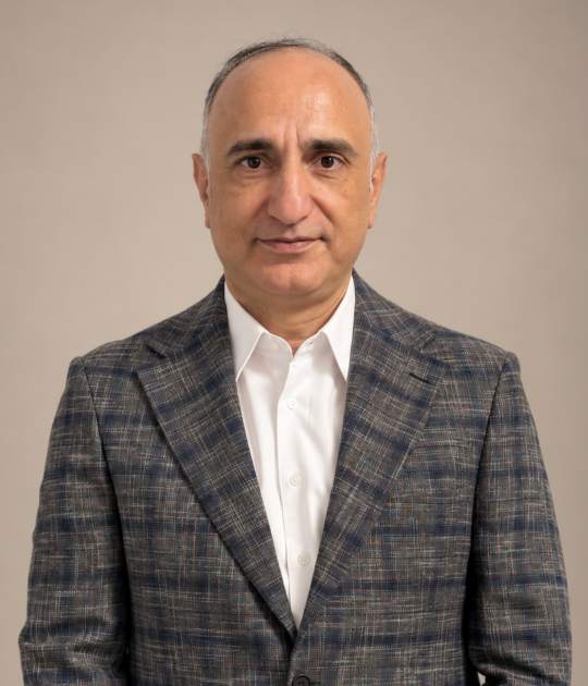 کیومرث دهقان